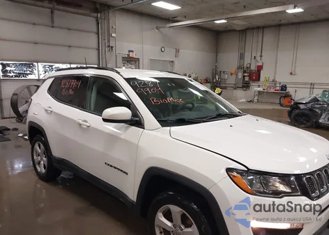 2019 Jeep Compass Latitude 4X4 z USA, uszkodzony, nr VIN 3C4NJDBBXKT593879